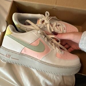 Nike Air Force 1 Shadow – Pastel Pink / Green / Yellow